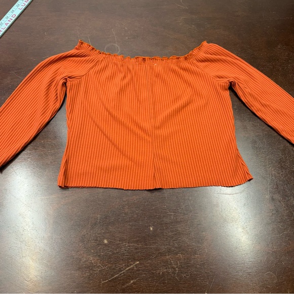 iris Off-Shoulder Ribbed Button-Front Crop Top - Rust Orange - Picture 2 of 5